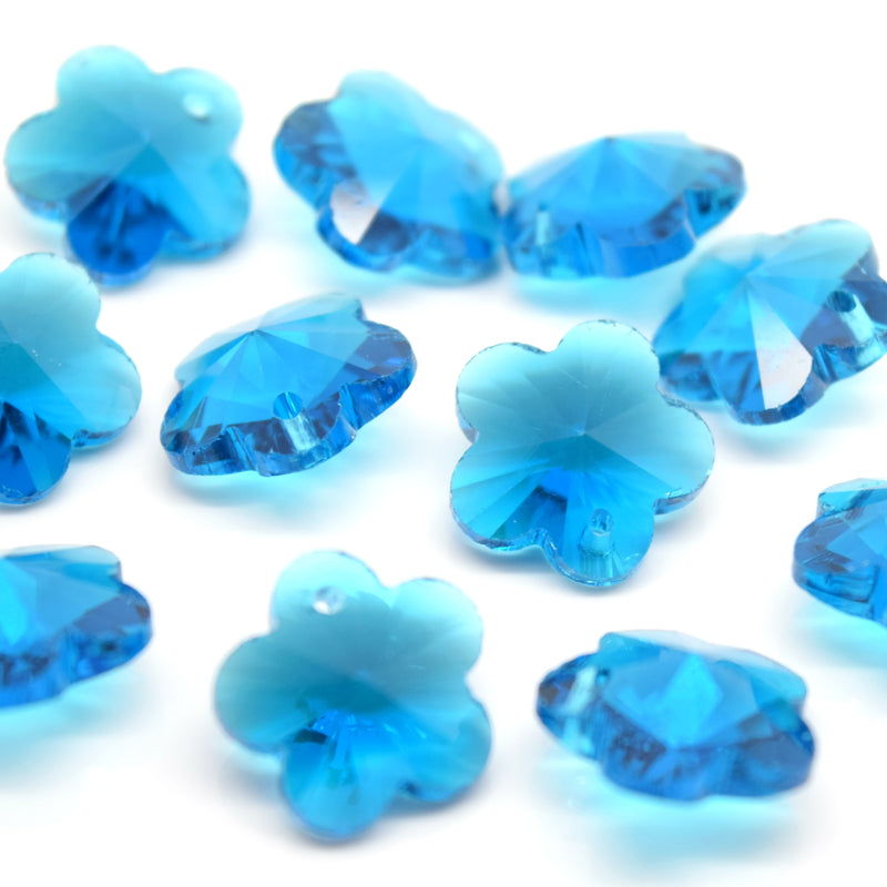 STAR BEADS: 10 x Faceted Glass Flower Pendants 14mm - Turquoise - Pendants