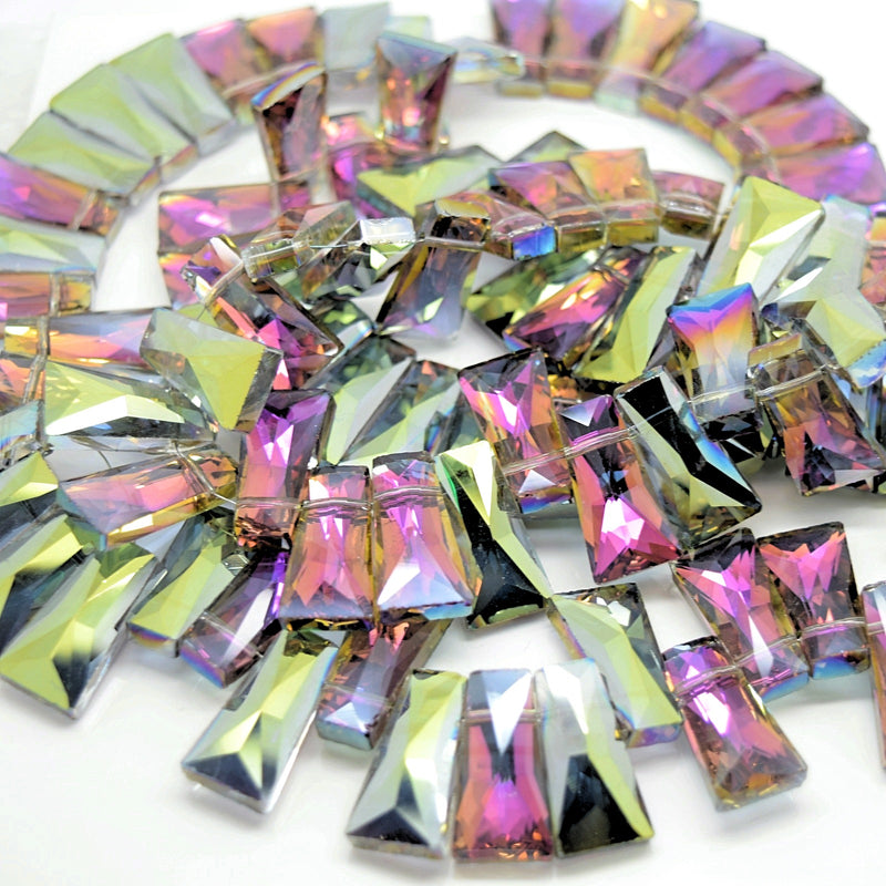 STAR BEADS: 10 x Pyramid Faceted Glass Beads 20x7x11mm - Grey / Metallic Green - Pyramid Beads