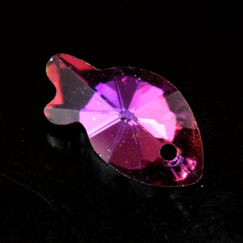 10 x Faceted Glass Fish Pendants Silver Plated 17mm - Pink / Purple